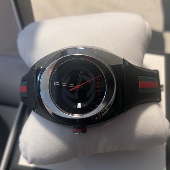 Gucci watch - Picture 2 of 3